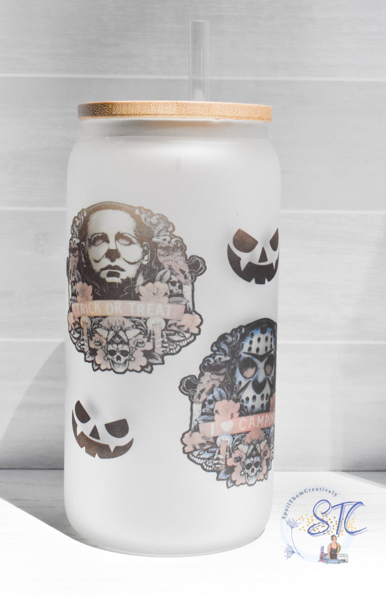 Halloween #003 Beer Glass Cup with Bamboo Lid and Straw (18oz)