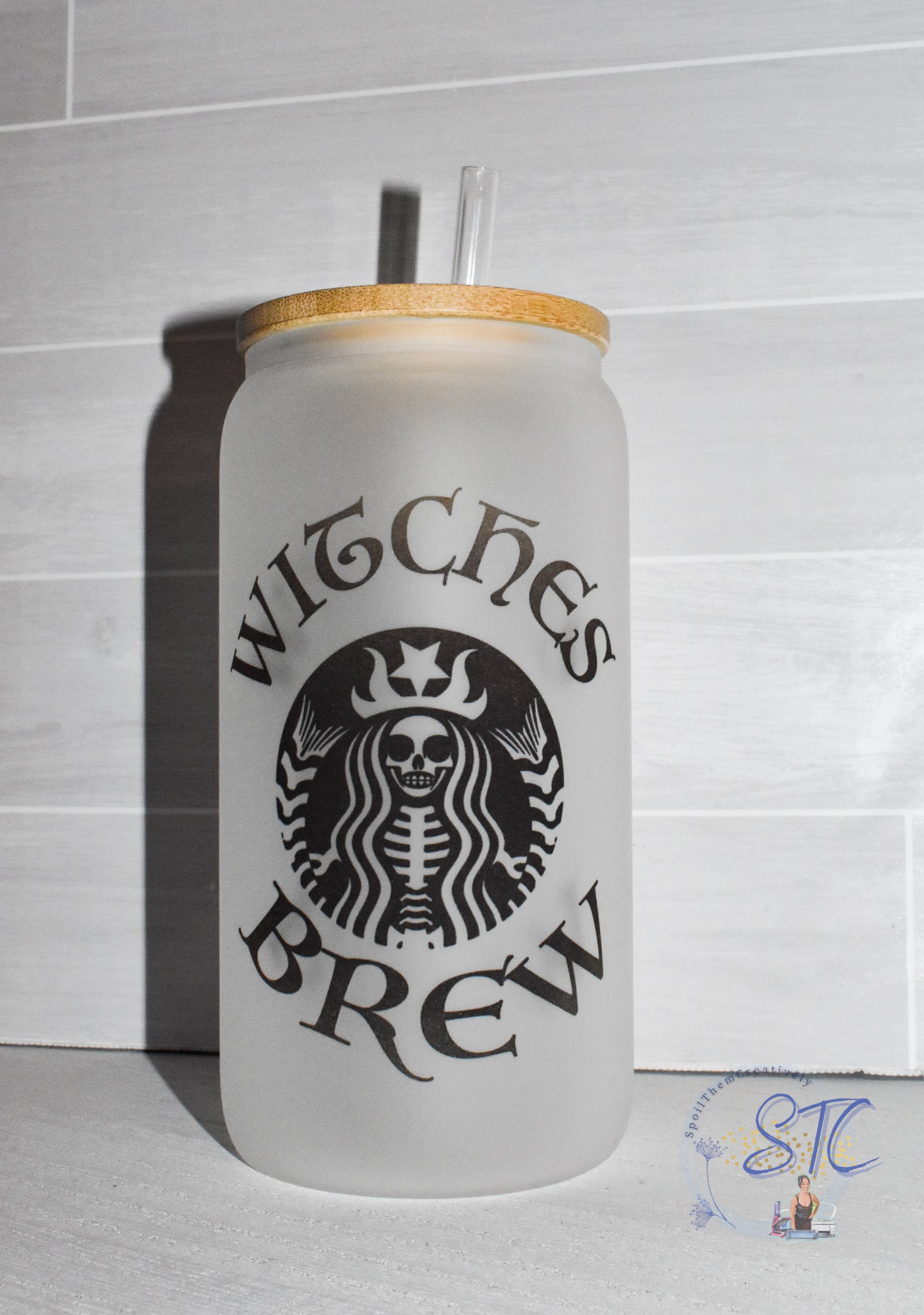 Halloween #004 Beer Glass Cup with Bamboo Lid and Straw (18oz)