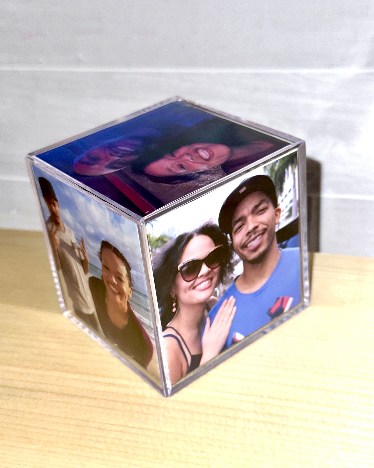 Photo Cube (6 Pictures)