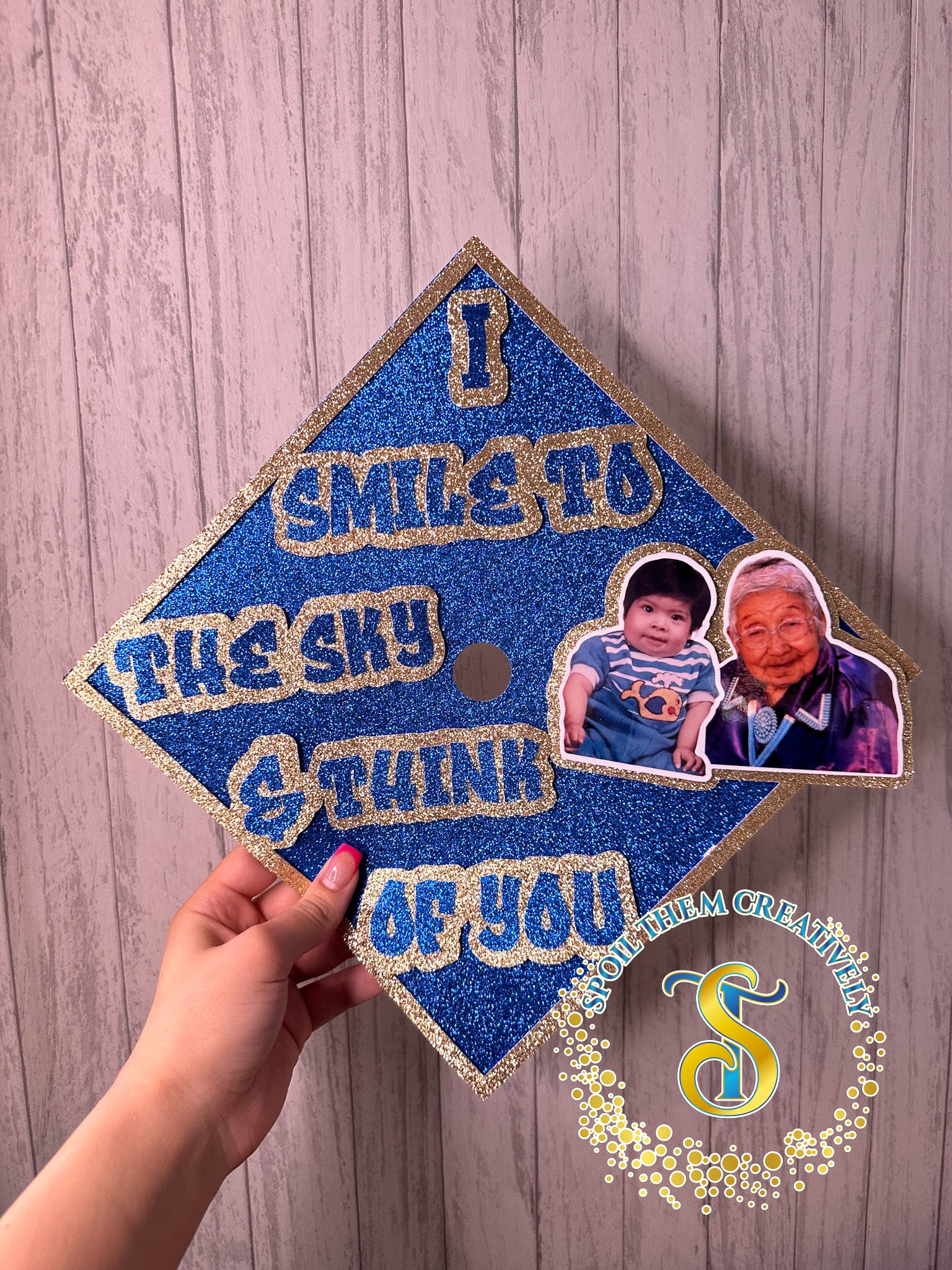 Graduation cap with personalized design 
