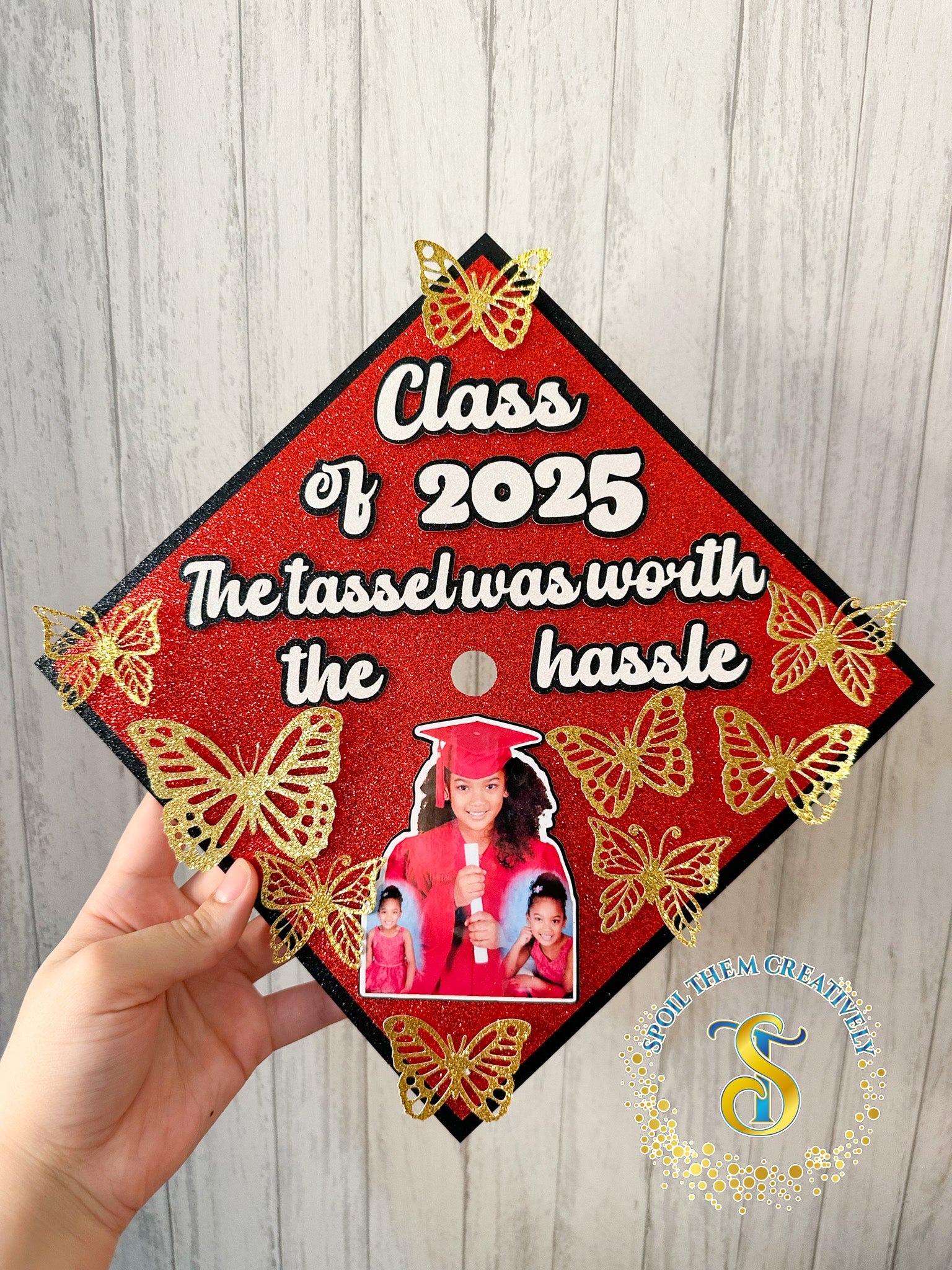 Graduation cap with personalized design with butterflies
