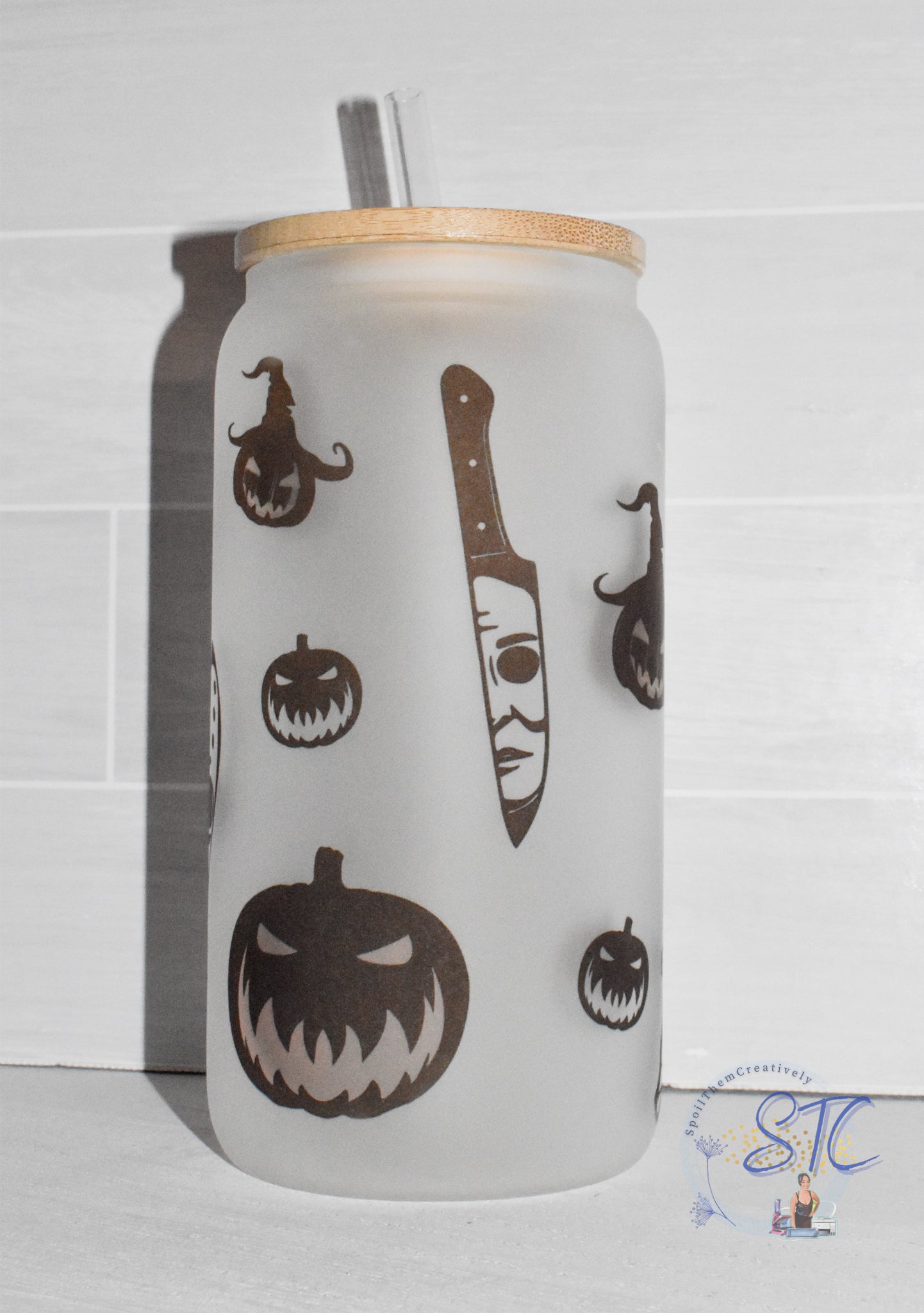 Halloween #002 Beer Glass Cup with Bamboo Lid and Straw (18oz)